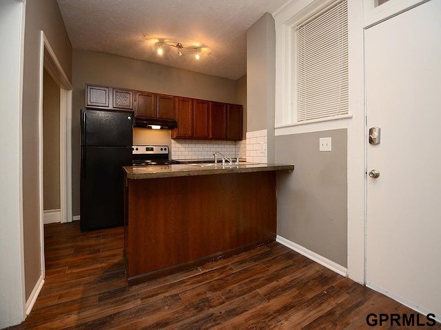 649 S 19th Avenue, Omaha, NE 68102