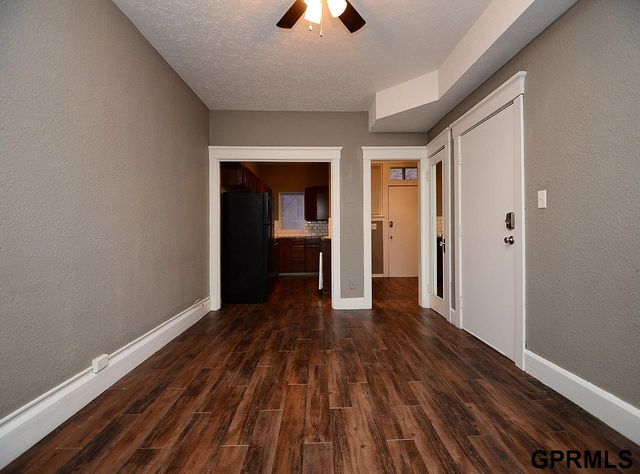 649 S 19th Avenue, Omaha, NE 68102