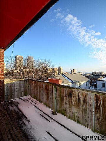649 S 19th Avenue, Omaha, NE 68102