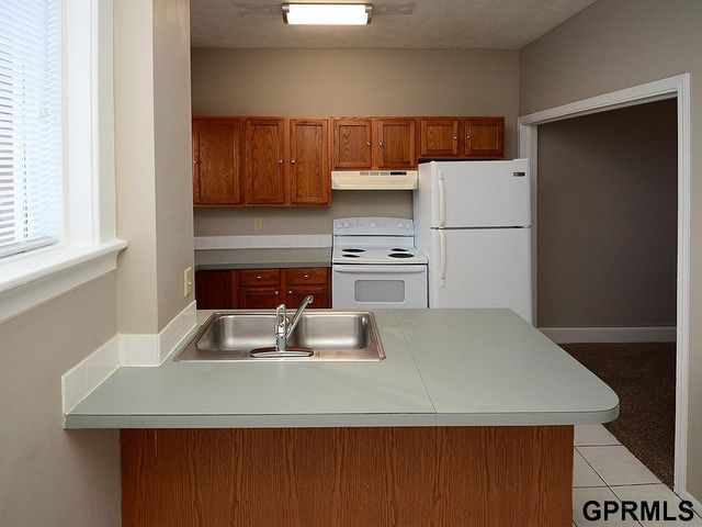 649 S 19th Avenue, Omaha, NE 68102