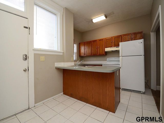 649 S 19th Avenue, Omaha, NE 68102