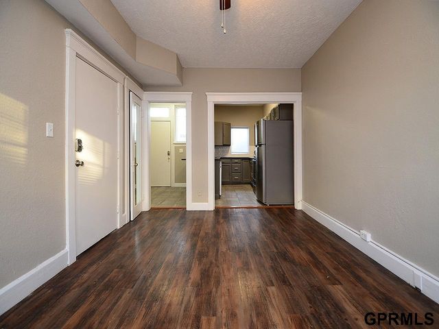 649 S 19th Avenue, Omaha, NE 68102