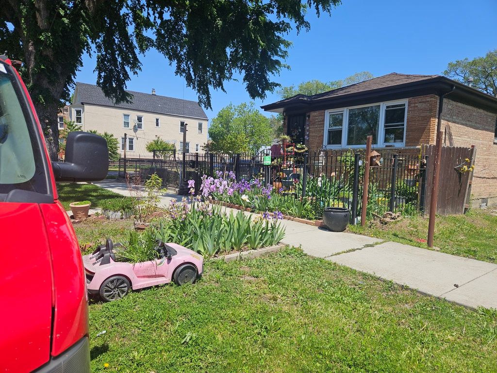 5303 S Winchester Avenue, Chicago, IL 60609