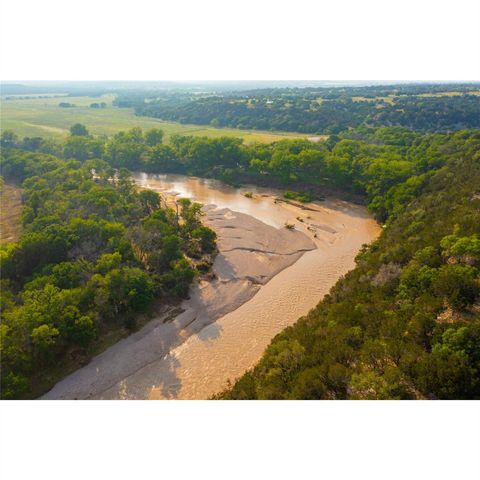 000 River Shoals DR, Kempner, TX 76539