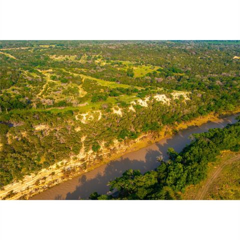 000 River Shoals DR, Kempner, TX 76539