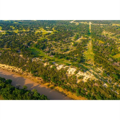 000 River Shoals DR, Kempner, TX 76539