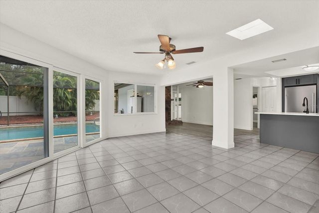 13400 RUSTIC PINES BOULEVARD S, Seminole, FL 33776