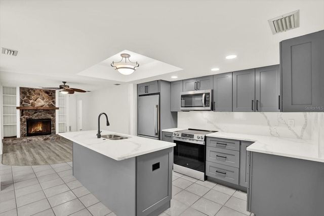 13400 RUSTIC PINES BOULEVARD S, Seminole, FL 33776