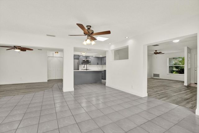 13400 RUSTIC PINES BOULEVARD S, Seminole, FL 33776