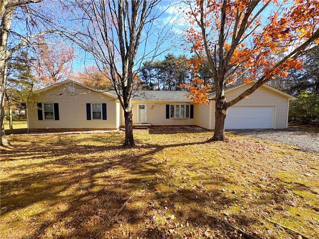8313 Knight Village Circle, Stokesdale, NC 27357
