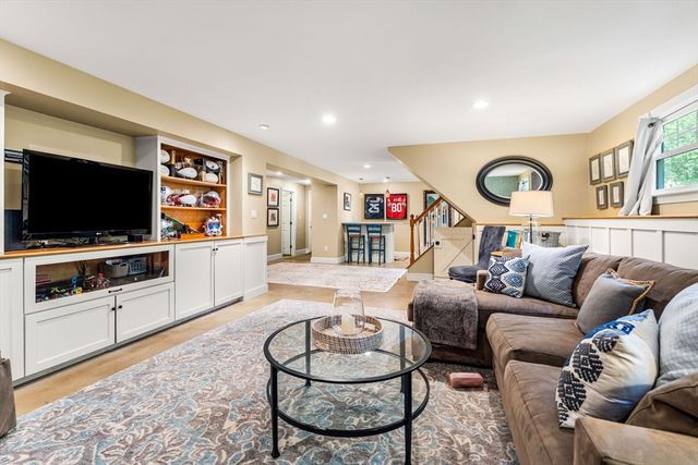 18 Kimball Ave, Wenham, MA 01984