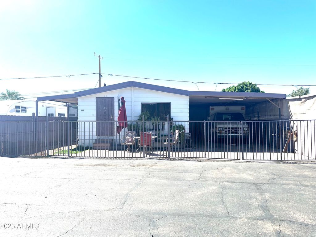 5002 W BETHANY HOME Road 104, Glendale, AZ 85301