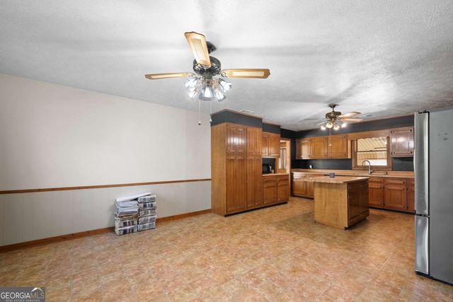 195 Old Savannah Road, Vidalia, GA 30474