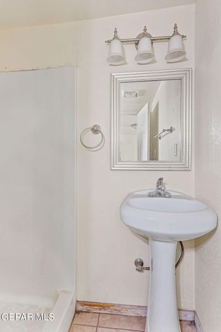 209 N Seville Drive, El Paso, TX 79905