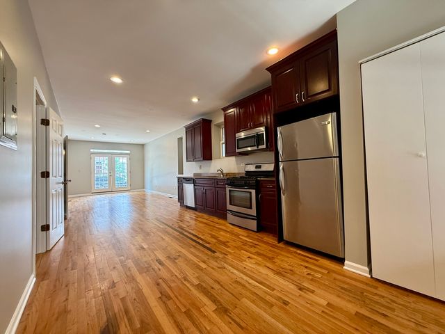 3219 S Lituanica Avenue 1F, Chicago, IL 60608