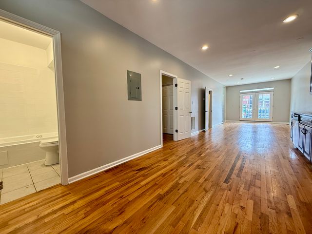 3219 S Lituanica Avenue 1F, Chicago, IL 60608