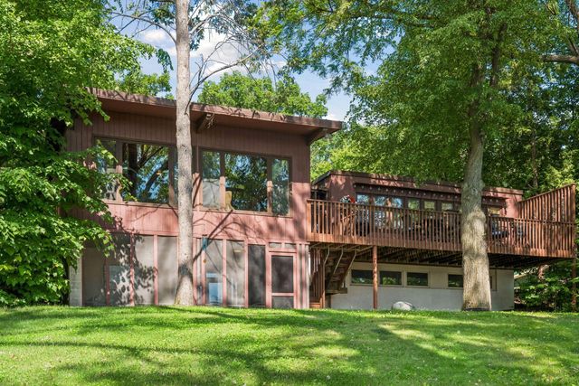 40 E Golden Lake Road, Circle Pines, MN 55014