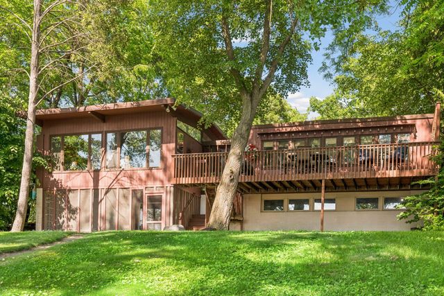40 E Golden Lake Road, Circle Pines, MN 55014