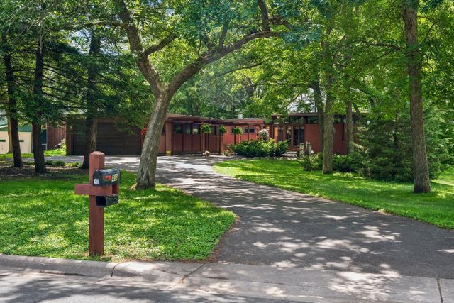 40 E Golden Lake Road, Circle Pines, MN 55014