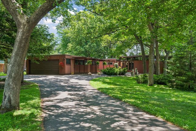 40 E Golden Lake Road, Circle Pines, MN 55014