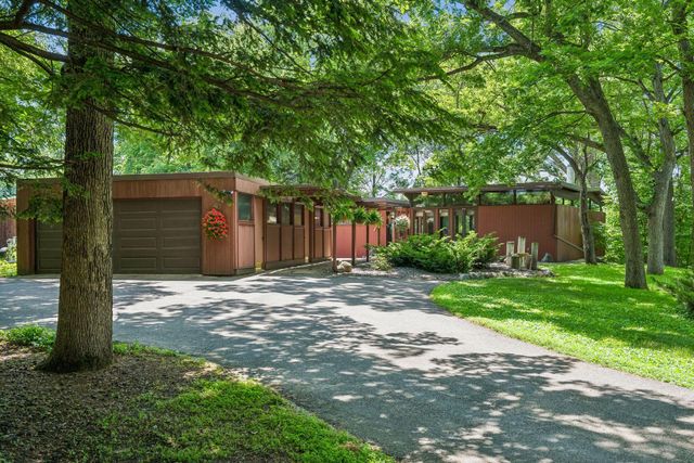 40 E Golden Lake Road, Circle Pines, MN 55014