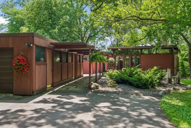 40 E Golden Lake Road, Circle Pines, MN 55014