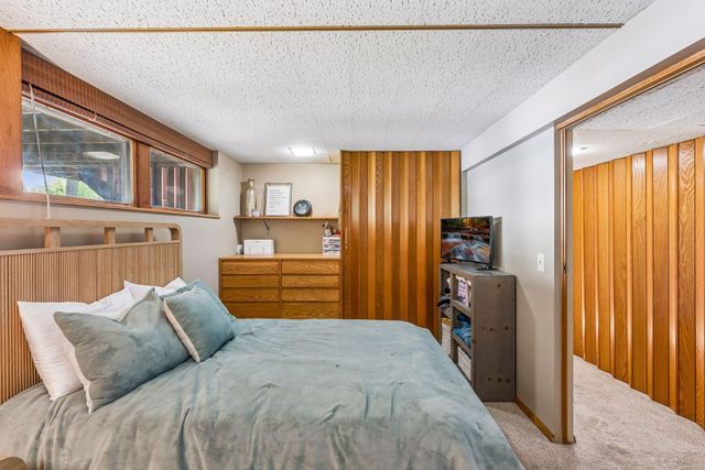 40 E Golden Lake Road, Circle Pines, MN 55014