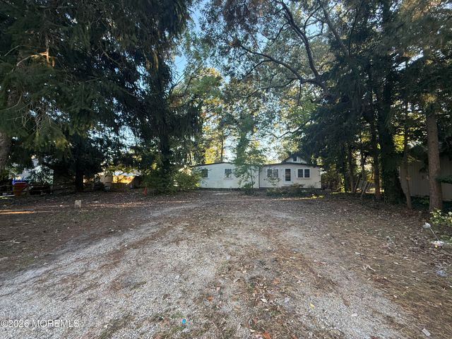233 Arkansas Avenue, Toms River, NJ 08753