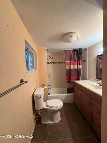 233 Arkansas Avenue, Toms River, NJ 08753