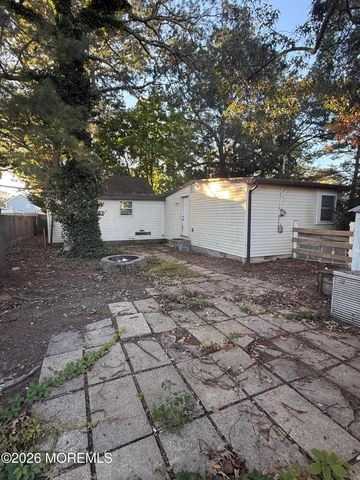 233 Arkansas Avenue, Toms River, NJ 08753