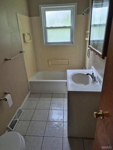 6208 Leo Drive, Belleville, IL 62223