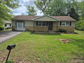 6208 Leo Drive, Belleville, IL 62223