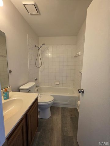 1428 Surrey Lane D, St Peters, MO 63304