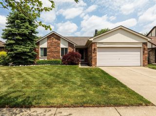 15589 Winter Park Drive, Macomb Twp, MI 48044