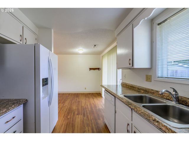 165 E ROSEWOOD Ave, Eugene, OR 97404