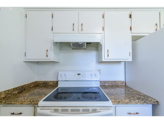 165 E ROSEWOOD Ave, Eugene, OR 97404