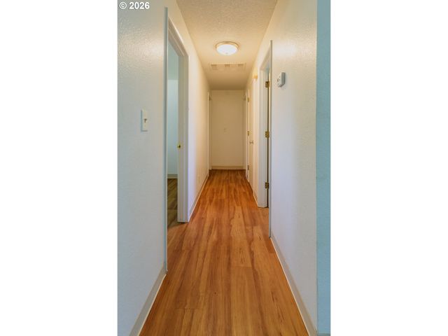 165 E ROSEWOOD Ave, Eugene, OR 97404