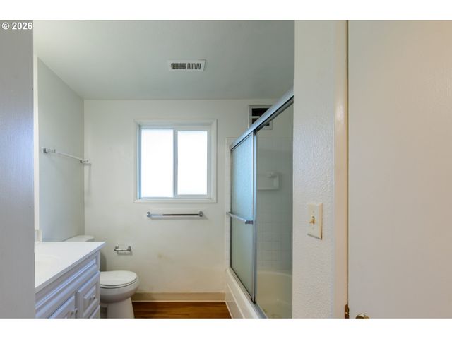 165 E ROSEWOOD Ave, Eugene, OR 97404