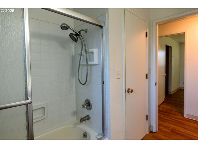165 E ROSEWOOD Ave, Eugene, OR 97404
