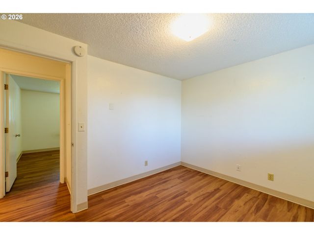 165 E ROSEWOOD Ave, Eugene, OR 97404