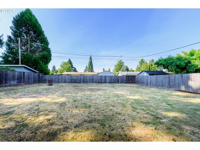 165 E ROSEWOOD Ave, Eugene, OR 97404