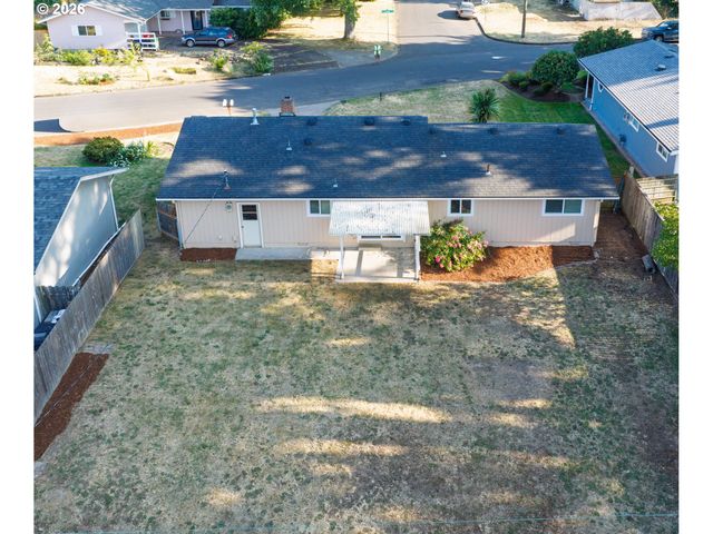 165 E ROSEWOOD Ave, Eugene, OR 97404