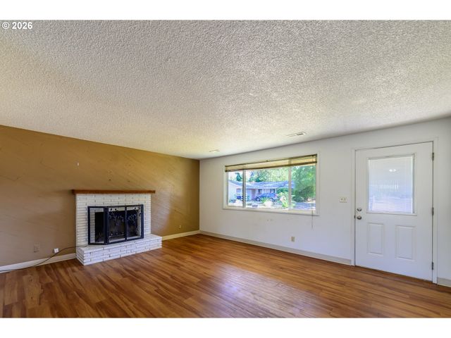 165 E ROSEWOOD Ave, Eugene, OR 97404