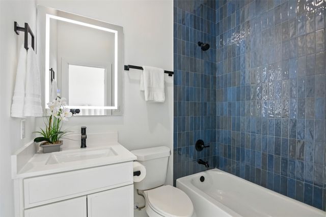 430 E 8th 201, Dallas, TX 75203