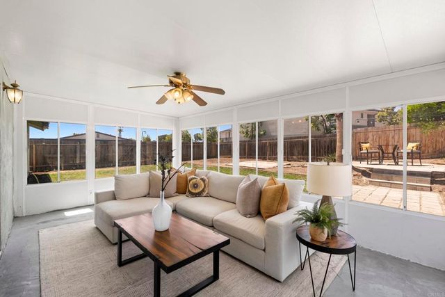 3133 Morningside Dr, Oceanside, CA 92056