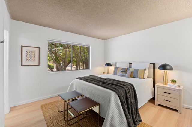 3133 Morningside Dr, Oceanside, CA 92056