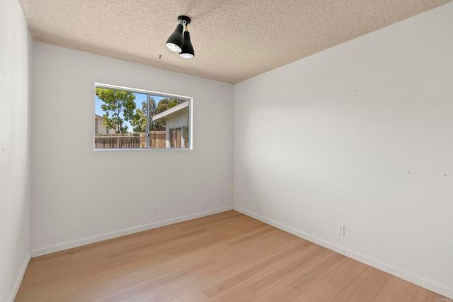 3133 Morningside Dr, Oceanside, CA 92056