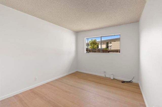 3133 Morningside Dr, Oceanside, CA 92056