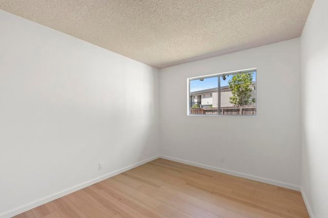 3133 Morningside Dr, Oceanside, CA 92056