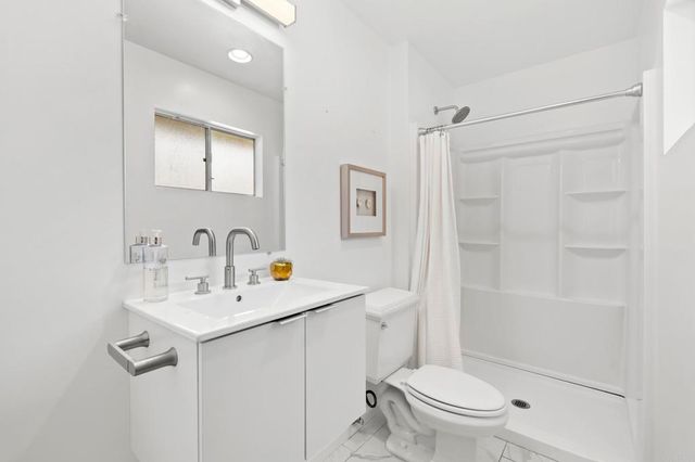 3133 Morningside Dr, Oceanside, CA 92056